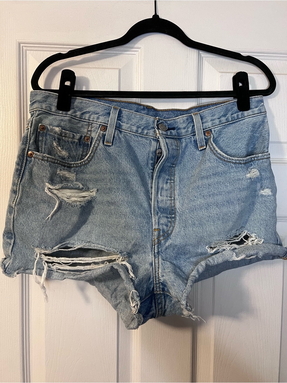 #432 Levi’s 501 Original Distressed Cutoff Denim Shorts Light Wash W32 EUC